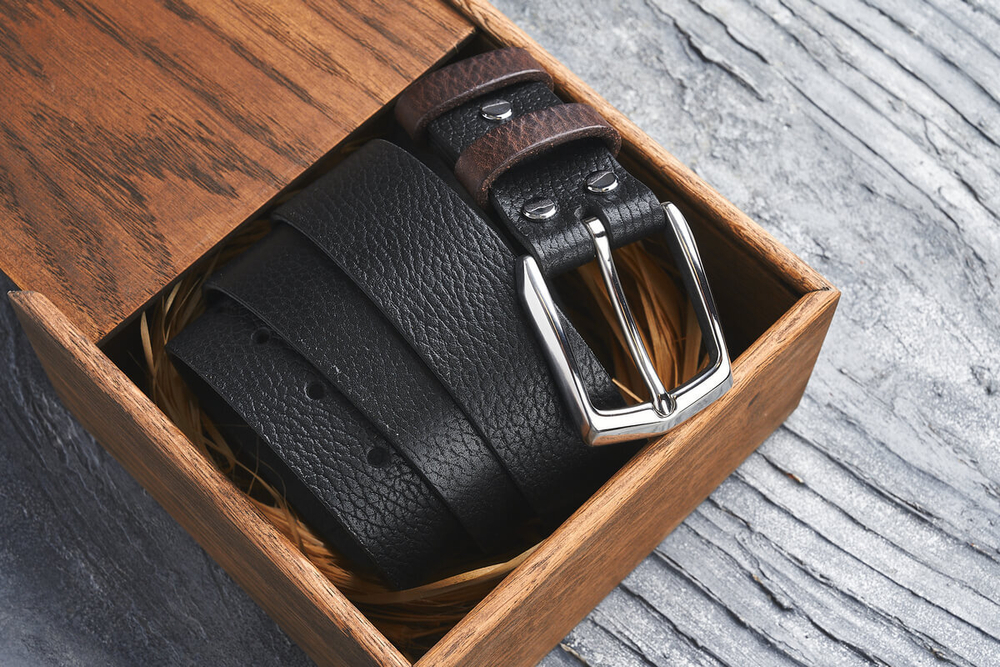 Ремень из текстурной итальянской кожи, цвет «фантом», хромированная пряжка