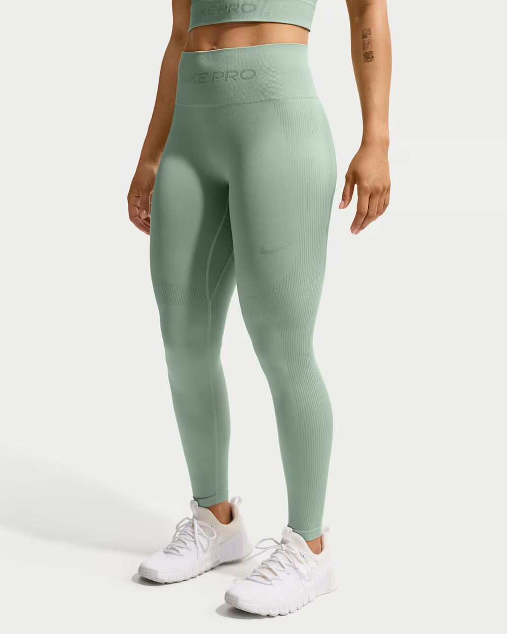 Nike Pro Seamless Женские леггинсы с высокой талией и длиной выше щиколотки - NIKE