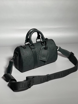 Сумка-мессенджер Louis Vuitton