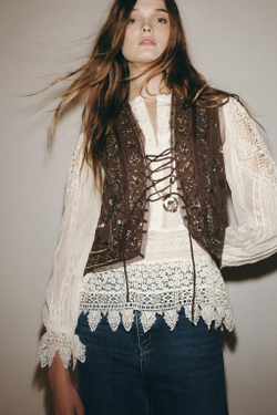 ZARA БЛУЗА С ВЫШИВКОЙ И КРУЖЕВОМ — ZW COLLECTION, ЖЕЛТОВАТО-БЕЛЫЙ