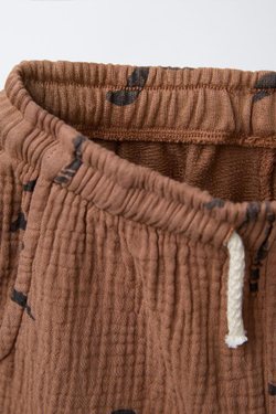 ZARA ШОРТЫ-БЕРМУДЫ ИЗ ТКАНИ С РЕЛЬЕФНЫМ УЗОРОМ И ПРИНТОМ «ПАЛЬМЫ», СВЕТЛО-КОРИЧНЕВЫЙ