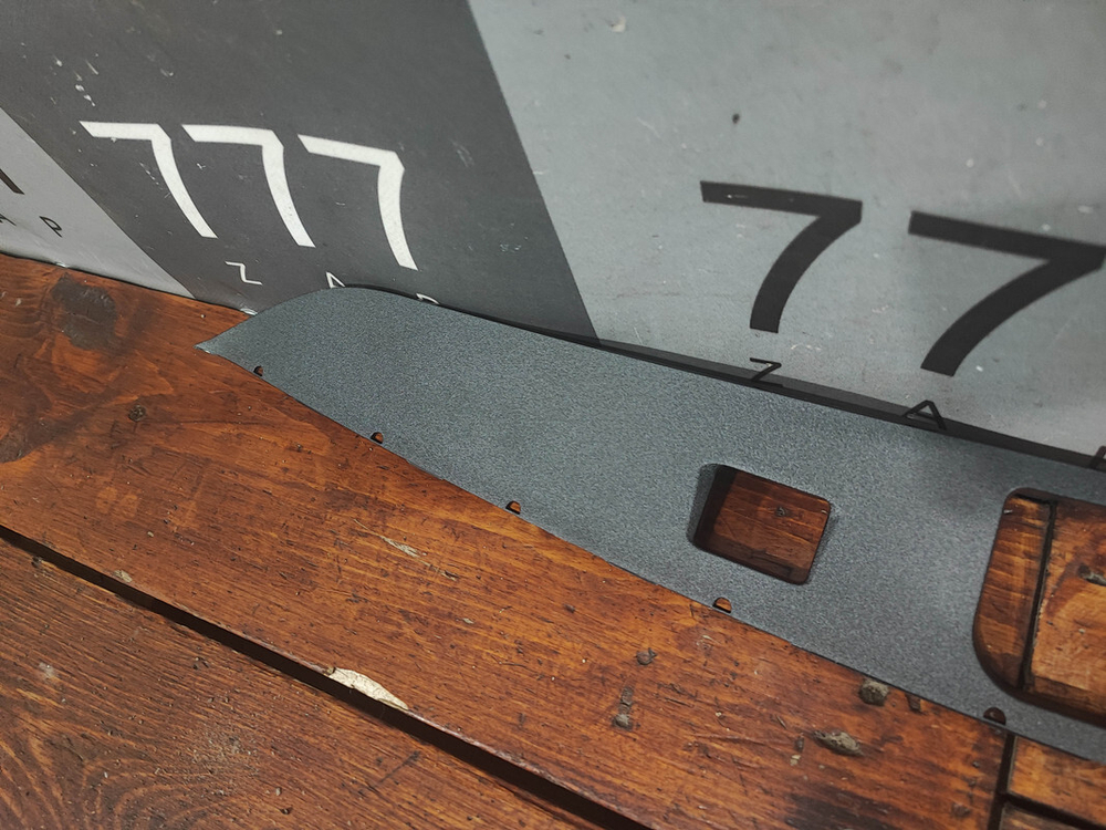 Накладка крышки багажника Mercedes S (W222) Новая Оригинал A2227500500