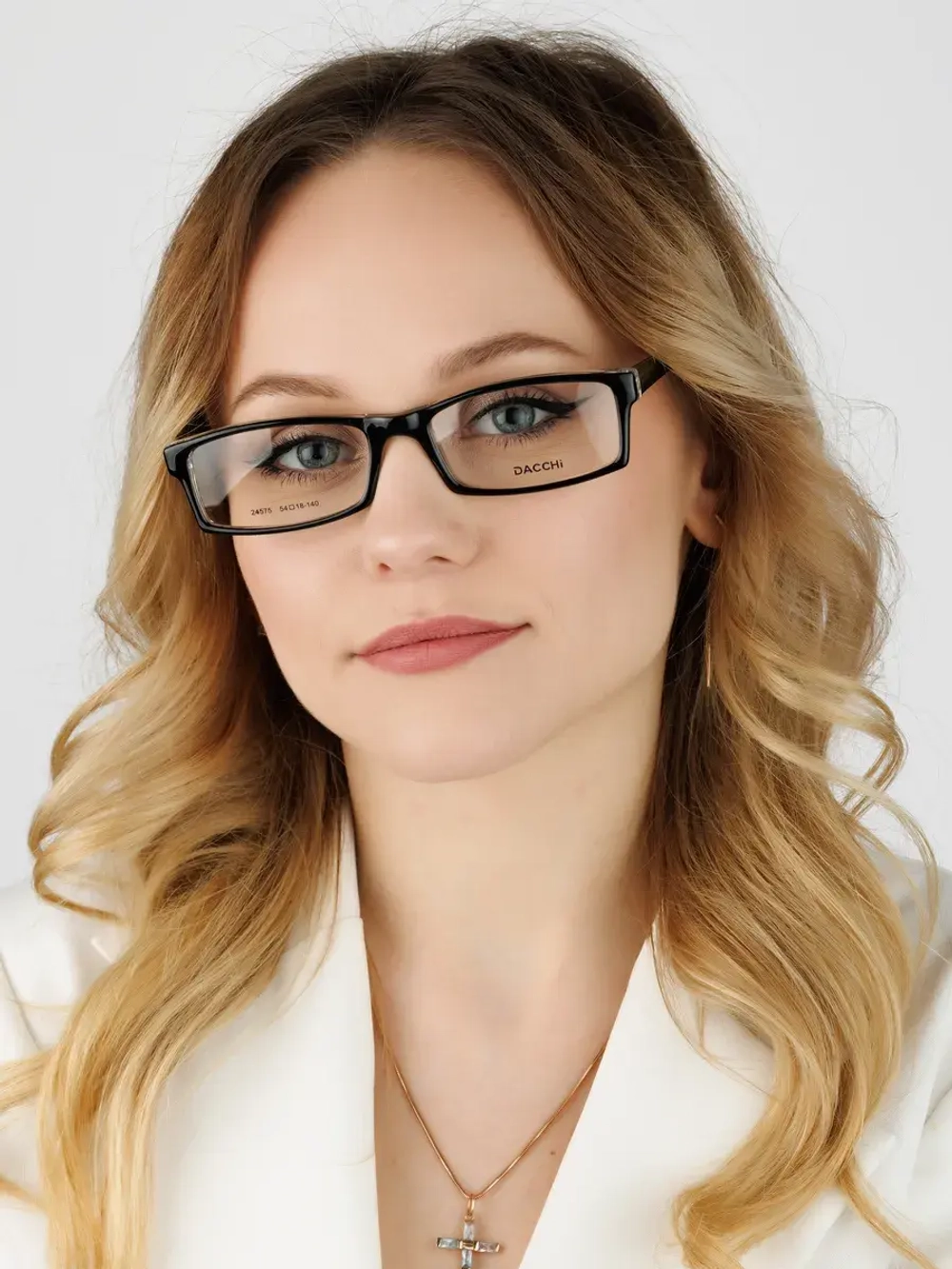 Оправа модных женских очков для зрения