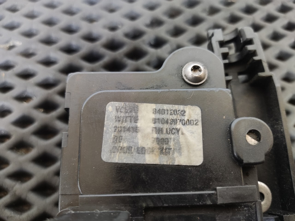 Замок двери правой