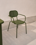 Стул для улицы Brai с подлокотниками из оцинкованной стали зелёного цвета
