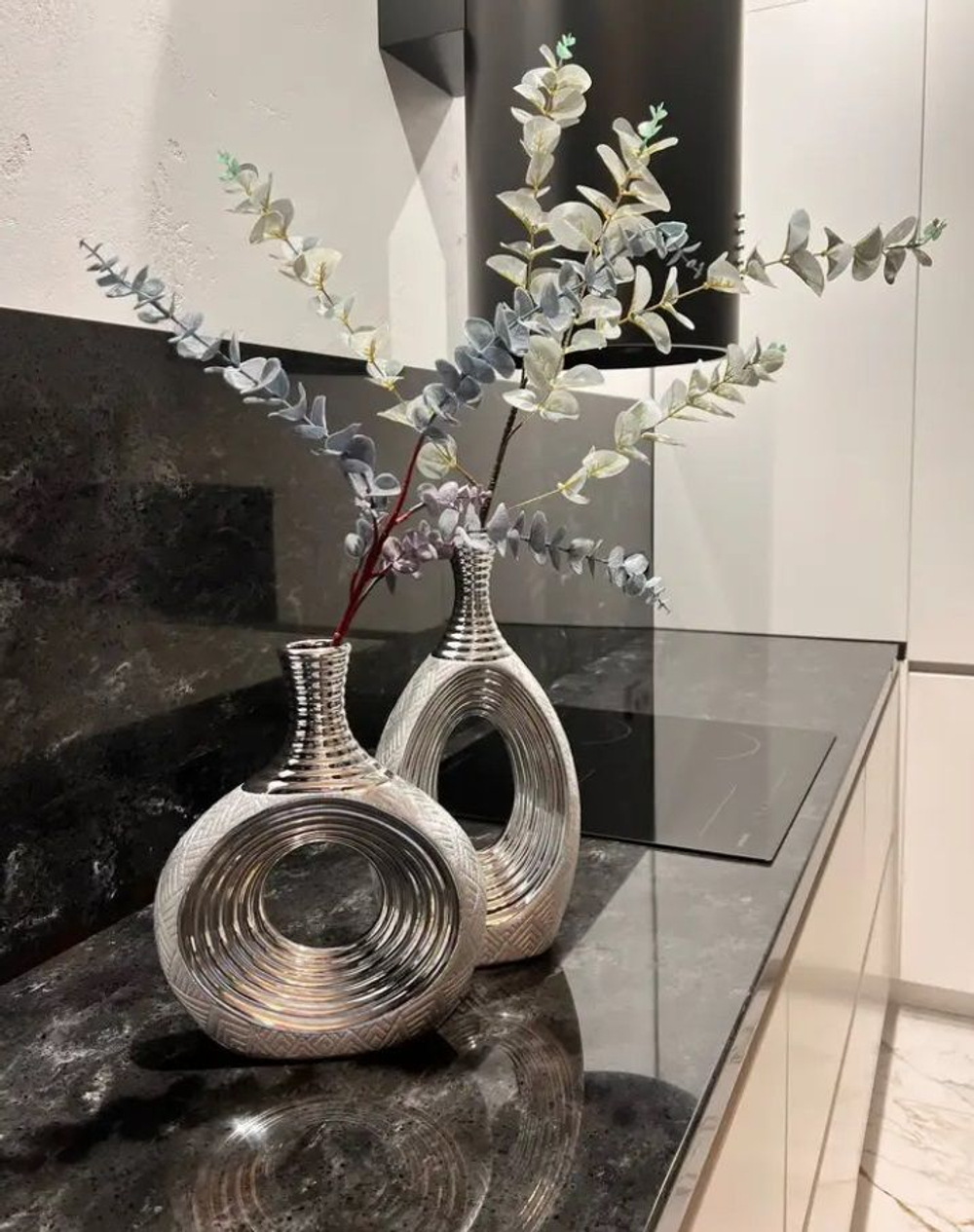 Набор керамических ваз Garda Decor 18H2408-19/18H2409-19, 39 см и 31 см.