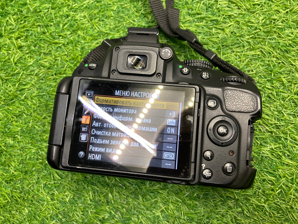 Nikon D5100 (10.000 кадров) с дефектом