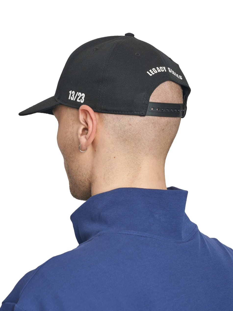 Бейсболка M OUTHERE