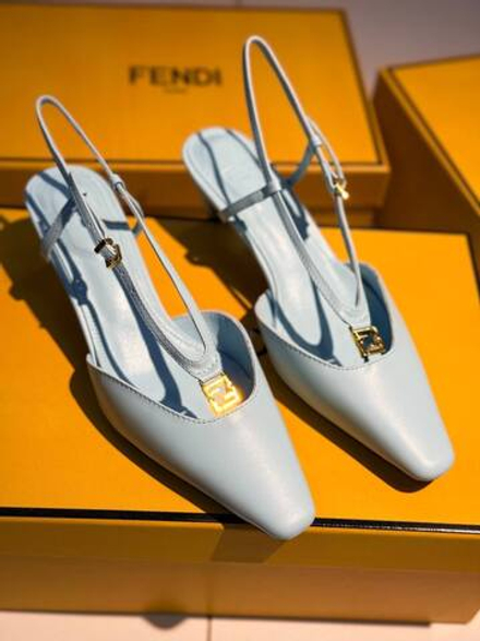 Босоножки Fendi