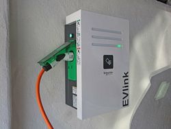 Зарядная станция EVlink PARKING Wall (EVW2S22P22)
