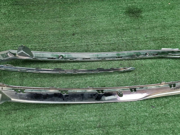 Накладка переднего бампера левая Genesis G90 18-22