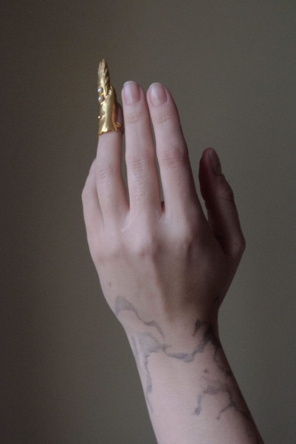 Кольцо палец с жемчугом, позолота