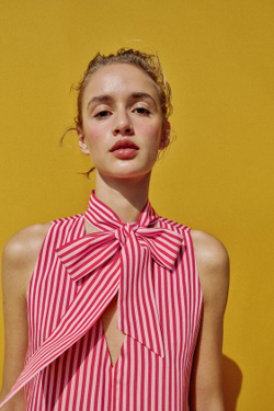 ZARA ТОП В ПОЛОСКУ АСИММЕТРИЧНОГО КРОЯ, ЦВЕТ ФУКСИИ