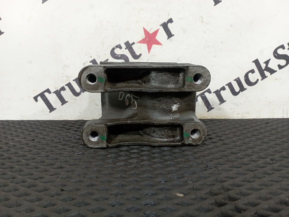 Подушка двигателя передняя 2018г