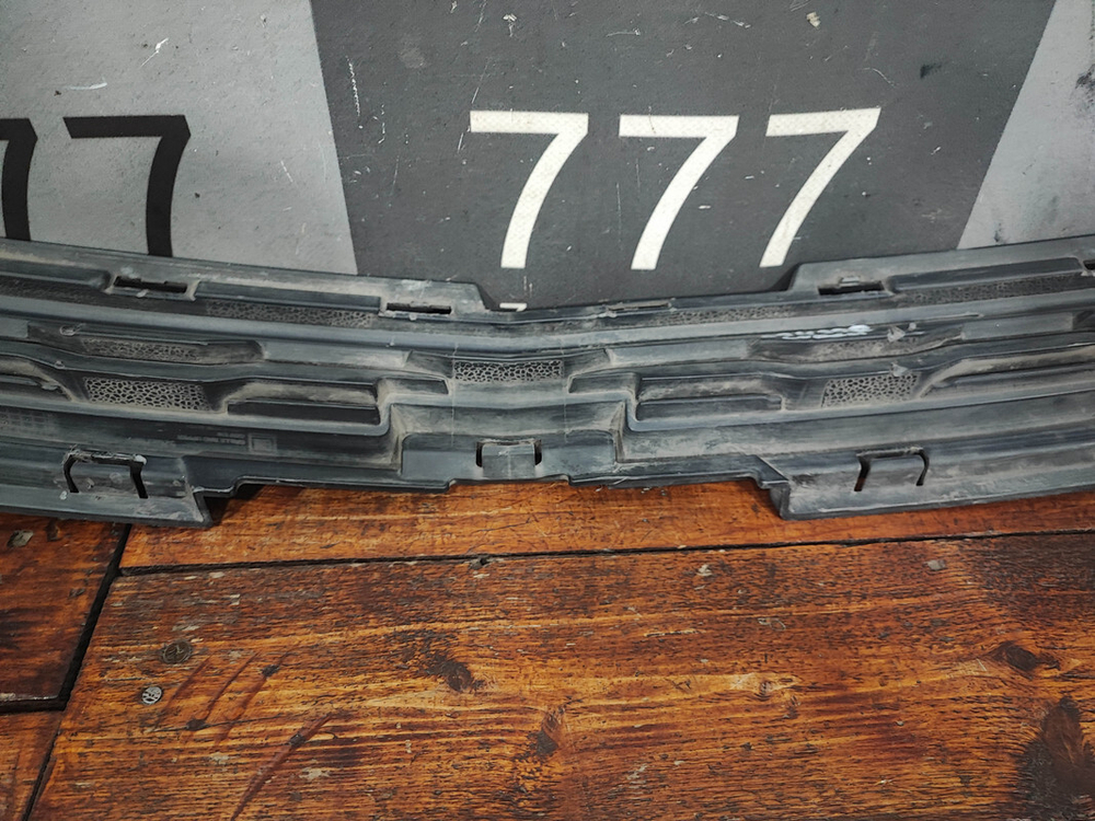 Решетка радиатора верхняя Chevrolet Cobalt 2 11-16 Б/У Оригинал 52027904