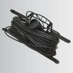 Удлинитель на рамке уличный силовой для сварки ПВС 2х1.5 мм 50 метров, влагозащитный литой штепсель для газонокосилки и триммера. Строительный удлинитель 50 метров, 1 гнездо черный