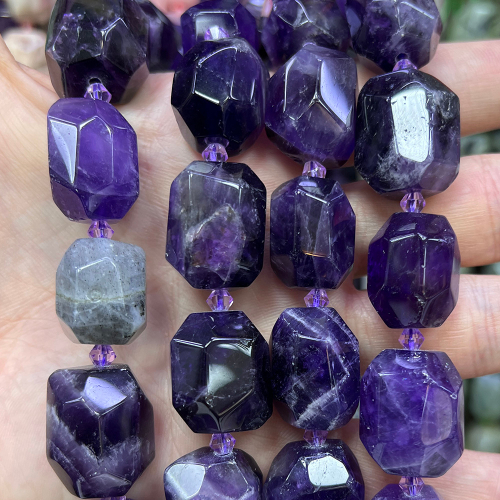 Аметист бусины 10/15х20/25 мм, крупная грань, нитка 38 см
