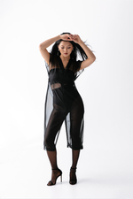 Платье-футляр из вуали