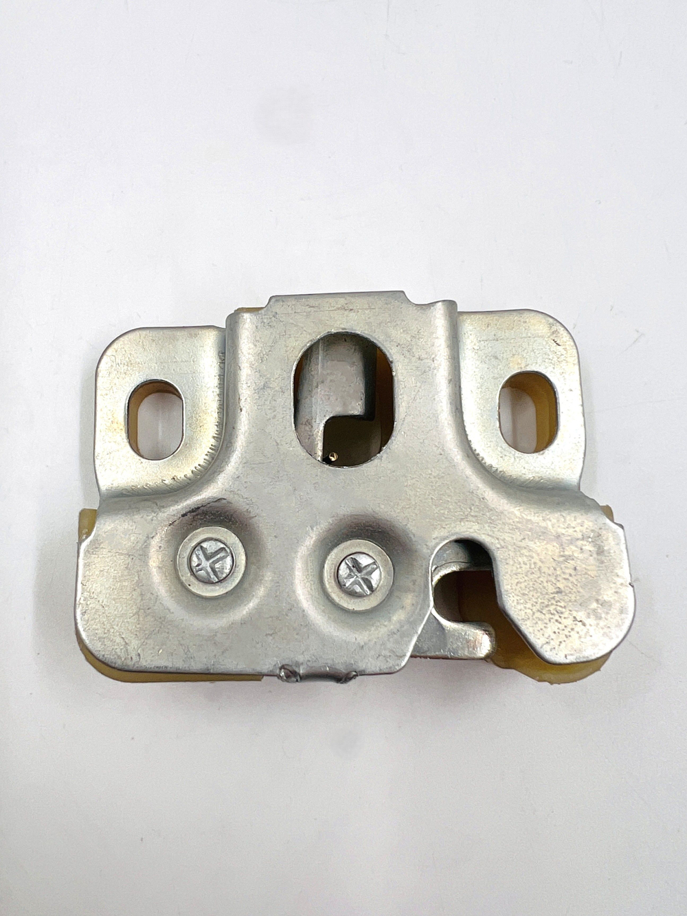 Защелка замка крышки багажника ВАЗ 2105, 2107