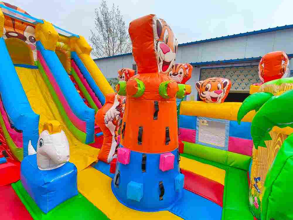 Коммерческий батут «Тигриная страна 2», 8х4х5 м без пандуса