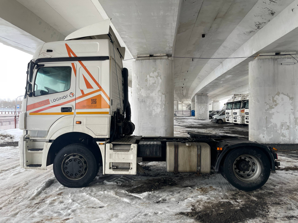 КамАЗ 5490 4x2 Седельный тягач 5490-DC (Дизельный, 12,0 л, 401 л.с., МТ)
