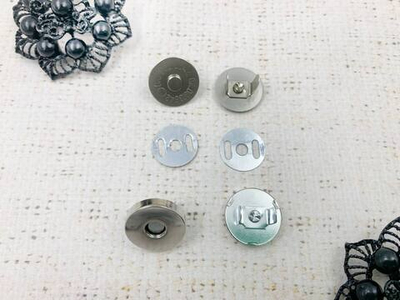 Кнопки магнитные на усиках, d 1,8 см, h 3,5 мм