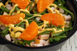 Салат с копченой куриной грудкой банкетный