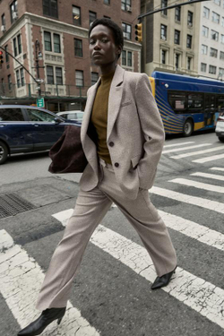 ZARA ПРЯМЫЕ БРЮКИ ИЗ ТКАНИ С ЭФФЕКТОМ РОГОЖКИ, СВЕТЛО-ПЕСОЧНЫЙ