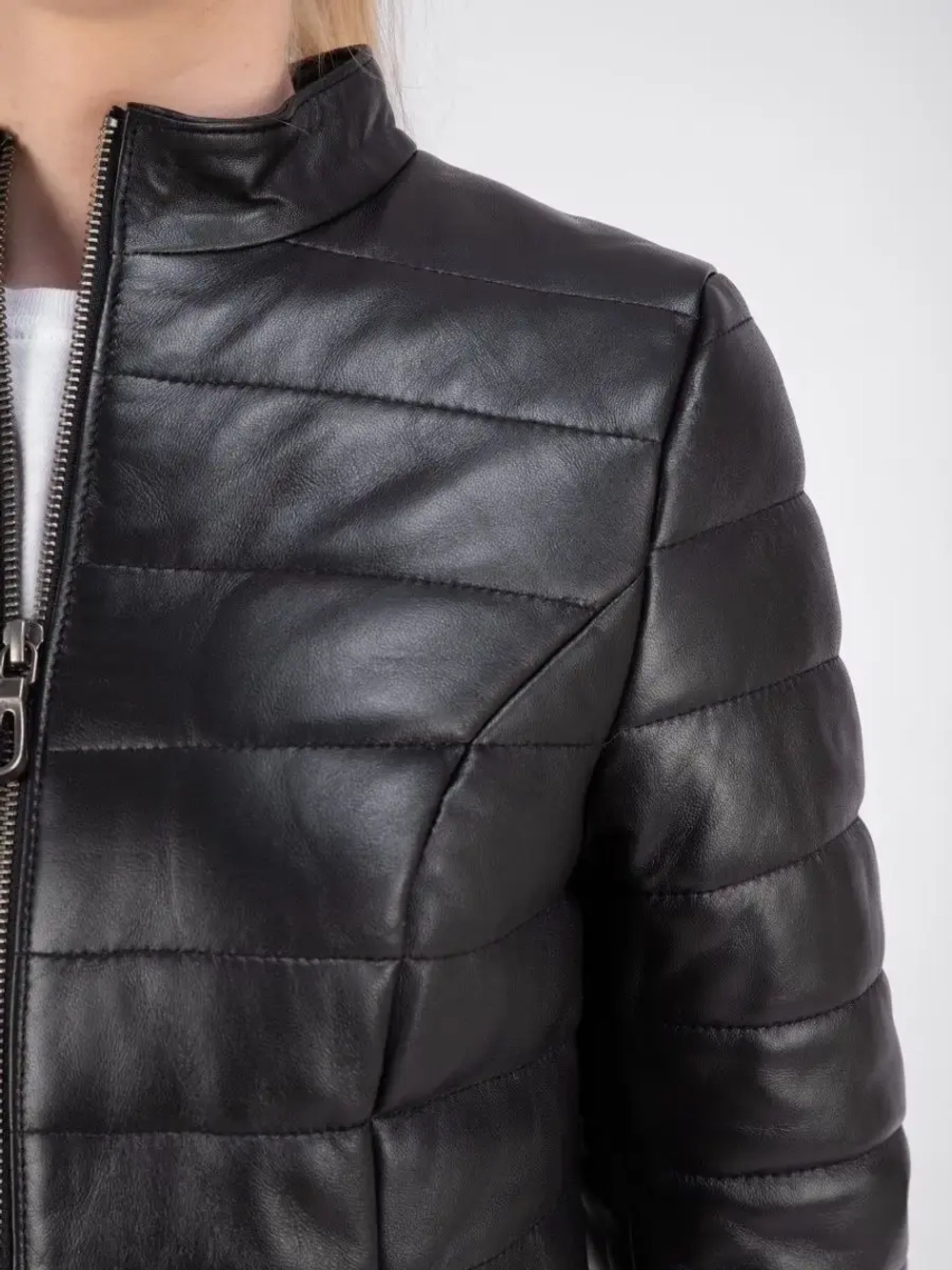 Куртка женская из натуральной кожи короткая Турция