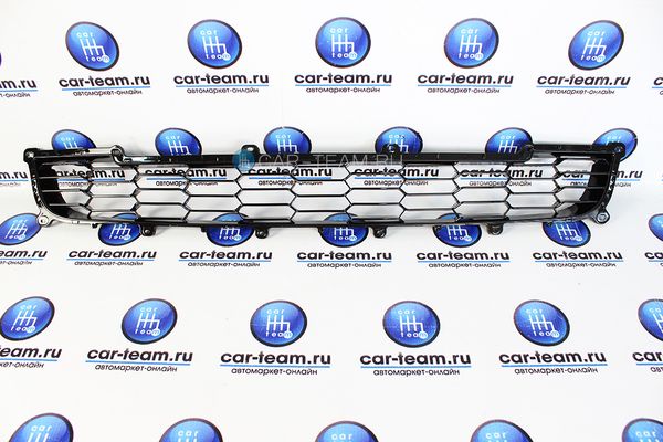 Нижняя решетка бампера на Лада Приора 2 соты, черный лак