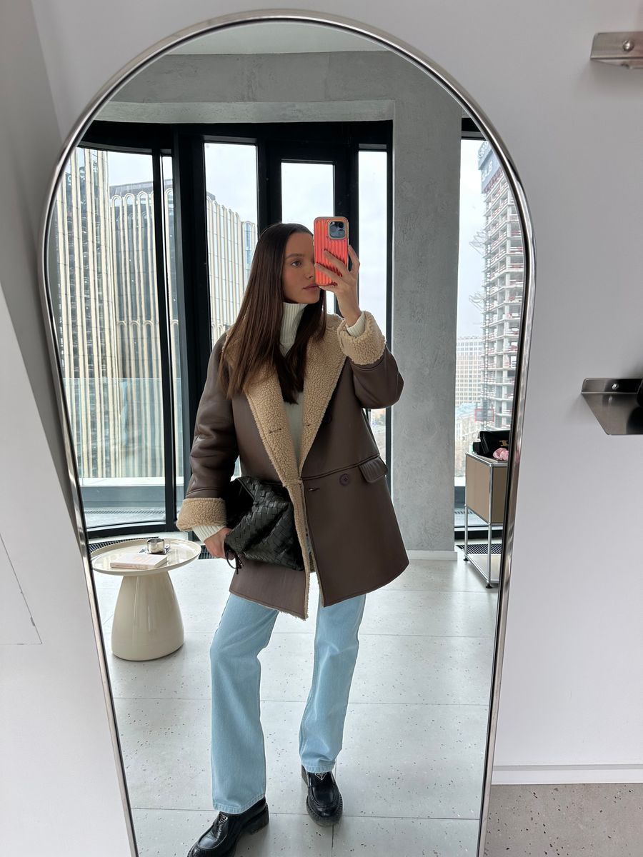 Дубленка из искусственного меха удлиненная коричневая