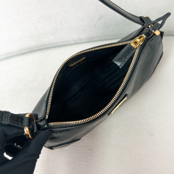 Prada Re-Edition 2002 Bag 23 cm