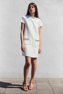 ZARA ОДНОТОННОЕ МИНИ-ПЛАТЬЕ СО СТРАЗАМИ, БЕЛЫЙ