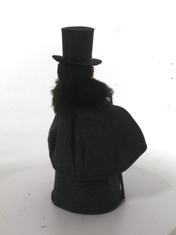 Кукла  коллекционная "Молодой господин в образе Пушкина"