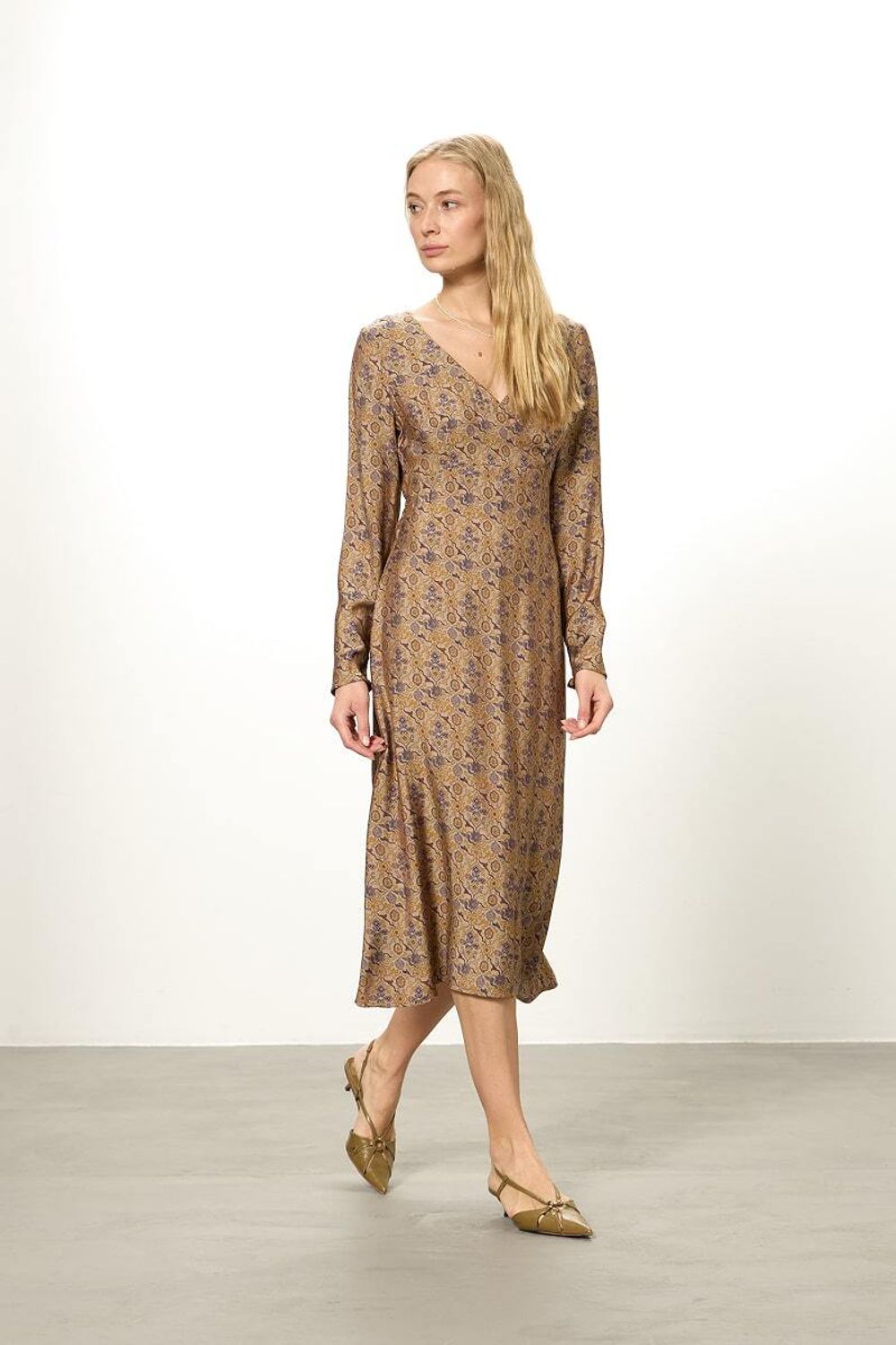 Платье Верона бежевая вискоза