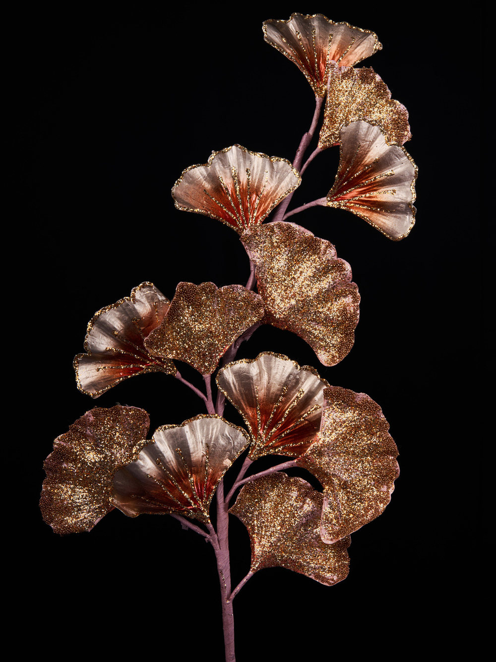 Веточка гинго 20х56см ChristmasDeLuxe светло-коричневая