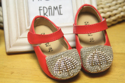 Туфли детские однотонные с аппликацией зонтика из страз