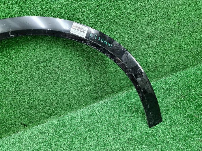 Расширитель передний правый Audi E-tron (18-23)