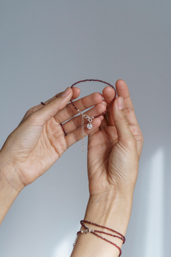 Браслет "Memo about Soulmate" из граната, на замочке серебро 925