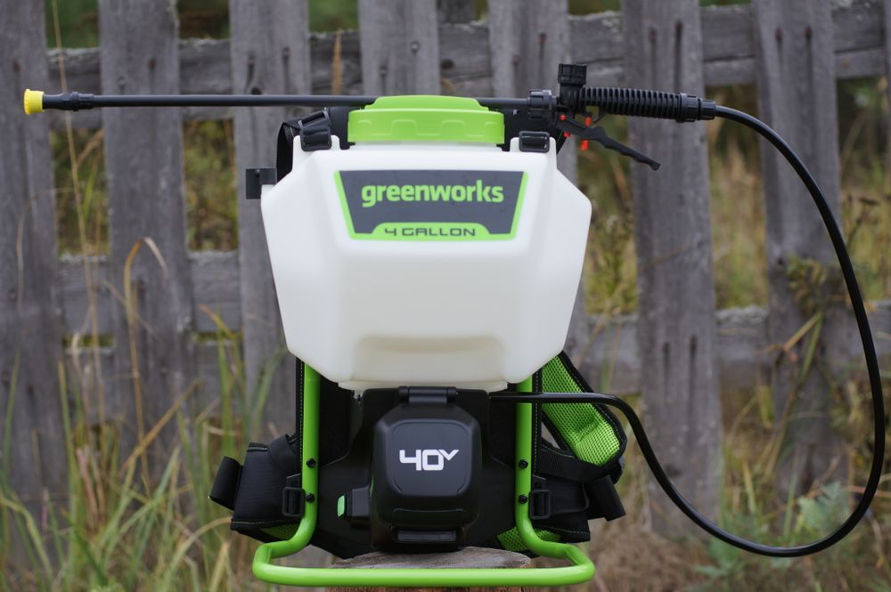 Аккумуляторный садовый опрыскиватель Greenworks G40BPS, 5300007, 40v, в комплекте с АКБ 2 А·ч и ЗУ