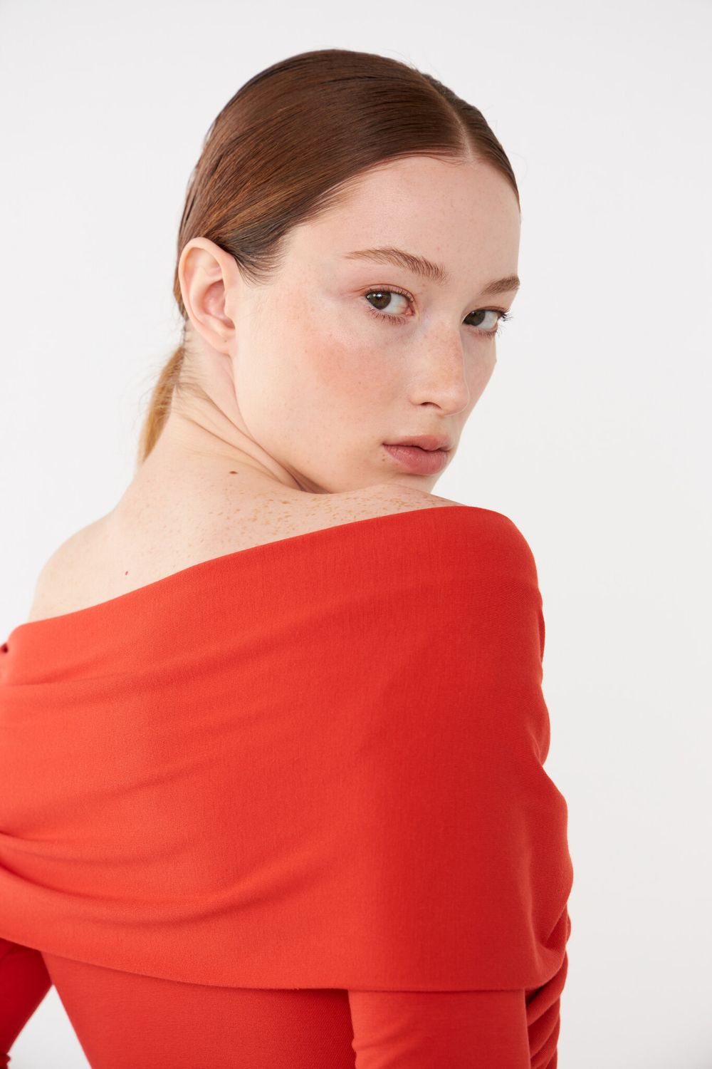 ТОП-БОДИ С УЗЛОМ, КРАСНЫЙ