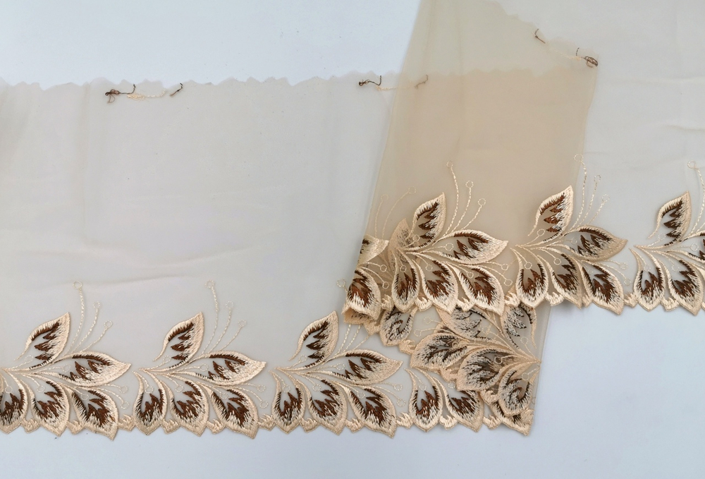 Вышивка на сетке, ПРАВАЯ, 21 см, бежевая/шоколад , (Артикул: VS-1010), м