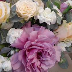 Авторская композиция с пионовидными розами М