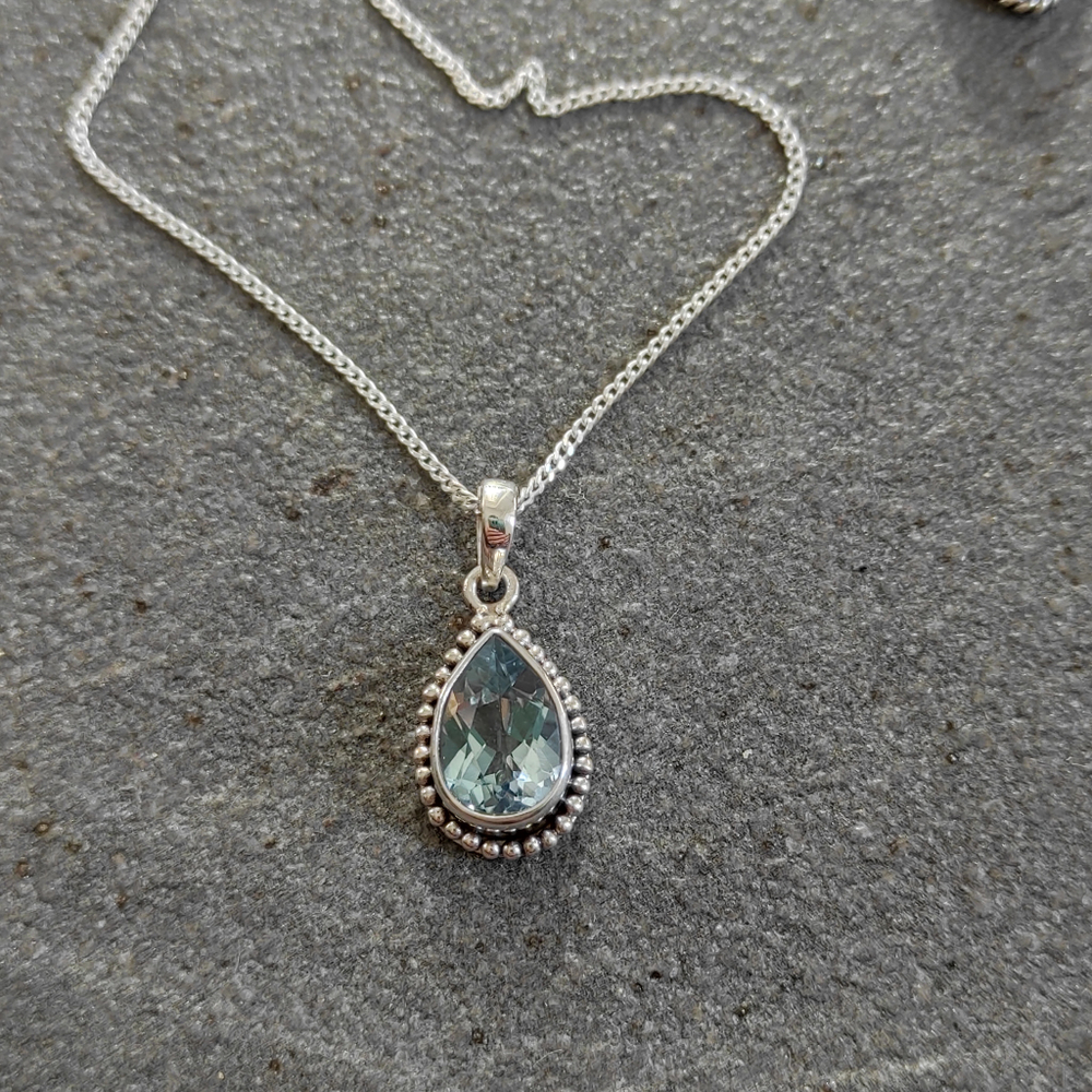 Подвеска КАПЛЯ-2 с цепочкой, голубой топаз