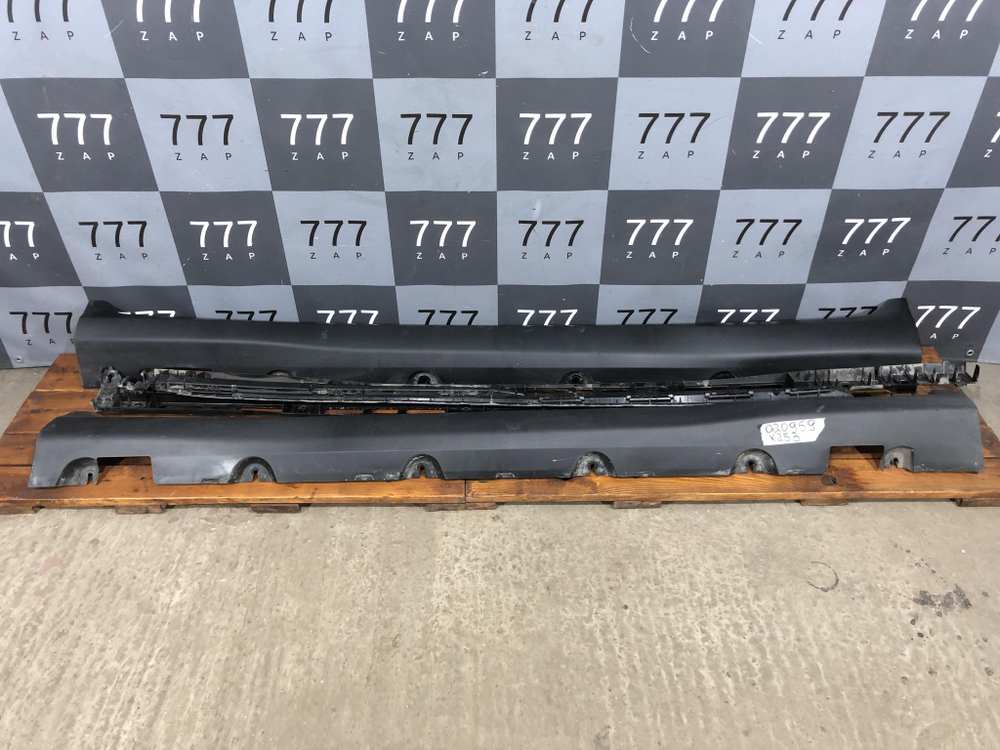 Накладки порогов Комплект Mercedes GLC (X253)  Б/У Оригинал A2536980900