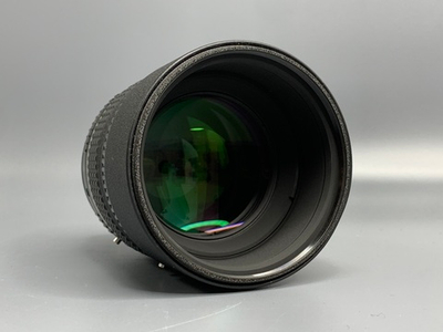 Nikon 105mm 2D AF DC-Nikkor