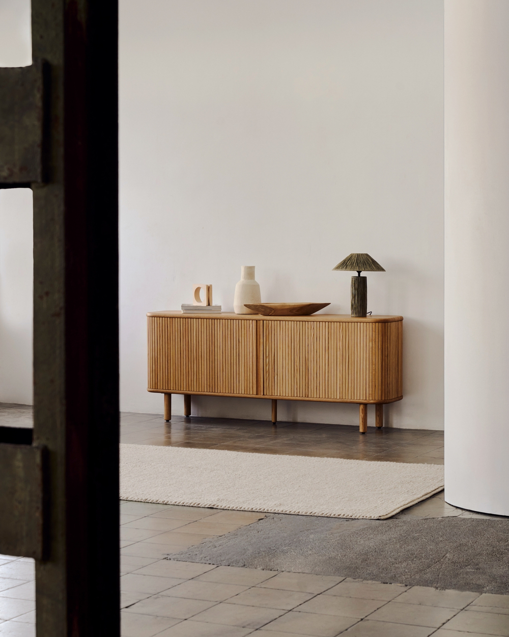 Mailen Сервант 2-дверный из ясеневого шпона с натуральной отделкой 180 x 75 см