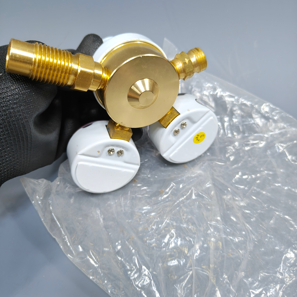 Редукторы / Манометр