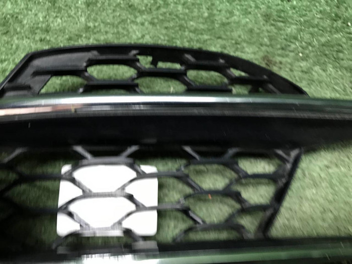 Решетка перед. бампера Mercedes S W223 (20-нв) AMG