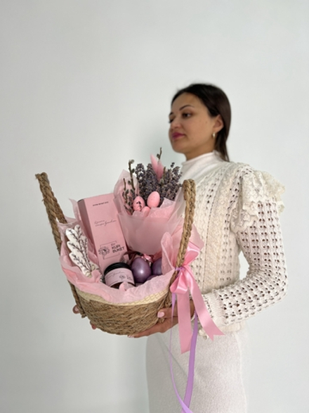 Пасхальная корзина "Лавандовая нежность"